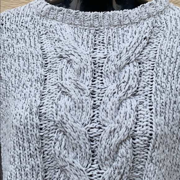 Tilly’s Ivy + Main White & Black Soft Knit - Picture 4 of 12